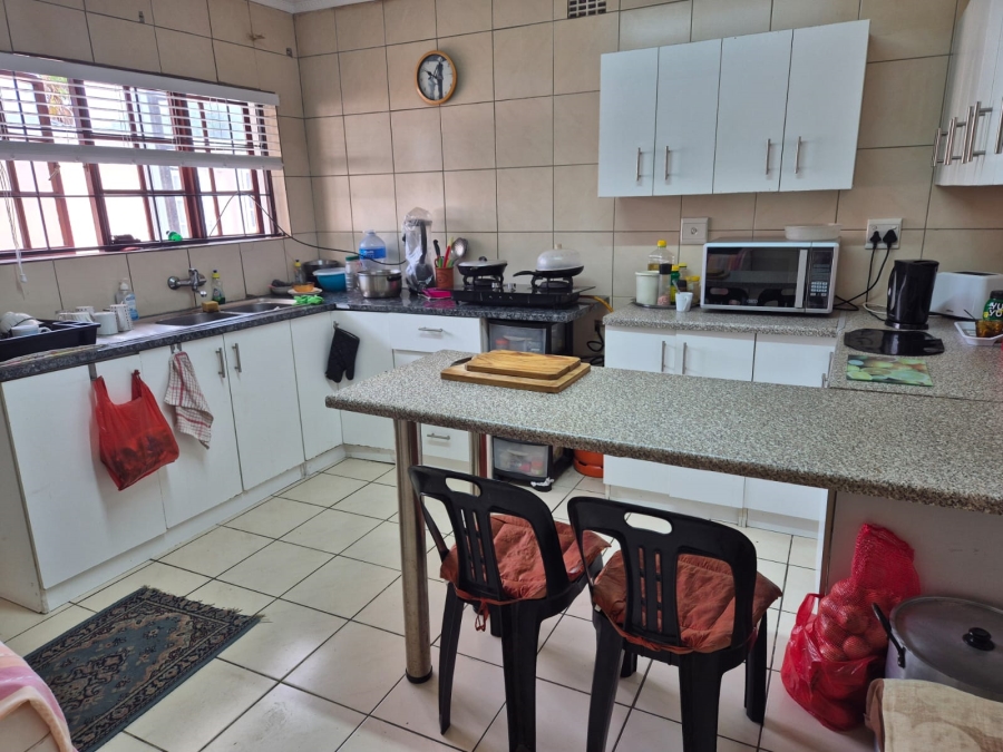 4 Bedroom Property for Sale in Lansdowne Western Cape